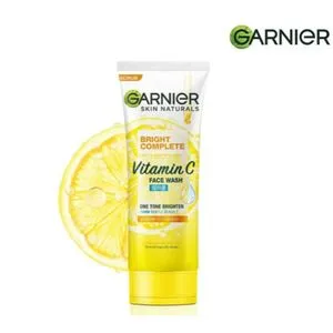 Garnier Bright Complete - غسول مقشر للوجه بفيتامين C - 100 مل