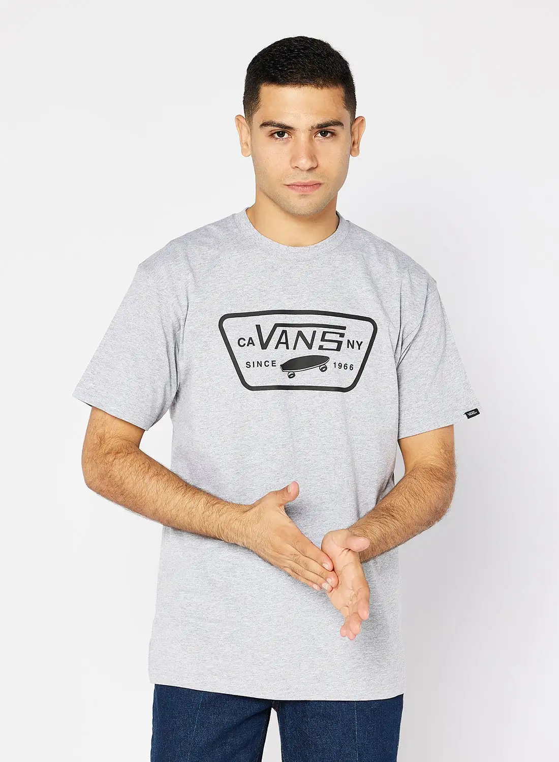 تي شيرت بشعار VANS كامل