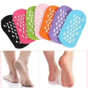 Ultra-Soft Moisturizing Socks With Spa Quality Gel (multi)