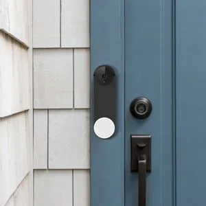 غطاء حماية من السيليكون باللون الأسود يناسب جرس Google Nest Doorbell باللون الأسود