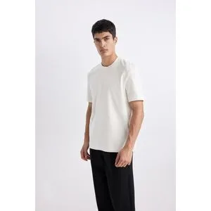 Defacto Man Smart Casual Regular Fit Crew Neck Short Sleeve Knitted T-Shirt.