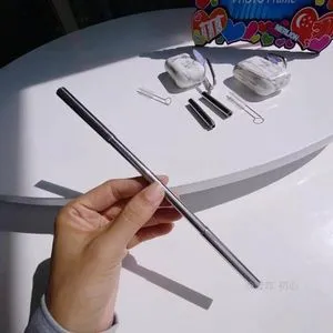 Adjustable Stainless Steel Straw With Cleaning Brush In A Small Box