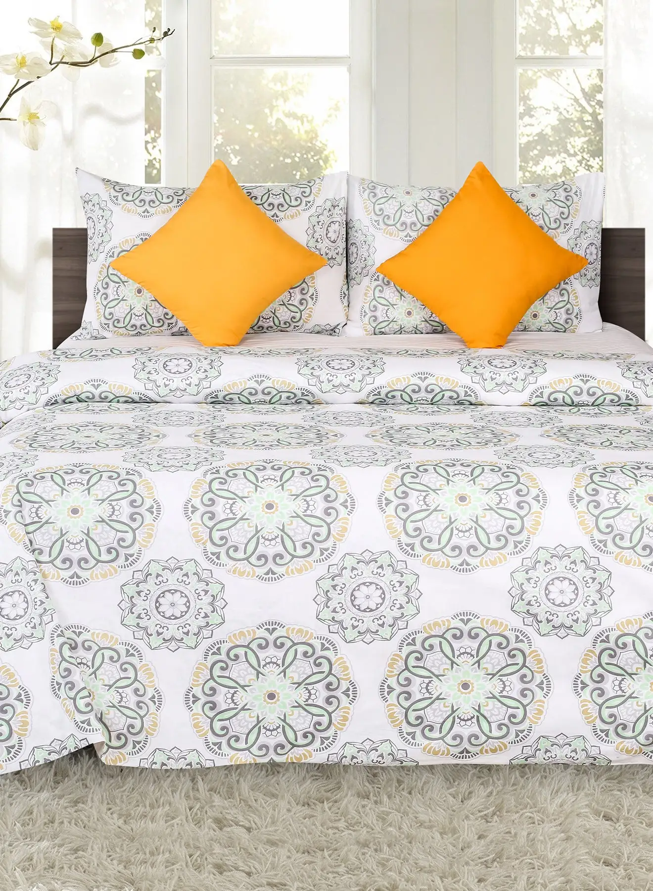 Amal Duvet Cover Set- With 1 Duvet cover 240X215 Cm And 2 Pillow Cover 50X75 Cm And 2 Cushion Cover 40X40 Cm  - For King Size Mattress - White/Minion Yellow/Aqua Blue 100% Cotton Cotton Light Blue/White King