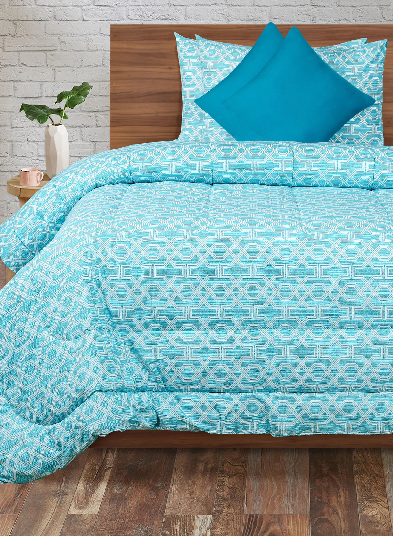 Amal Comforter Set King Size All Season Everyday Use Bedding Set 100% Cotton 5 Pieces 1 Comforter 2 Pillow Covers 2 Cushion Covers Teal/White