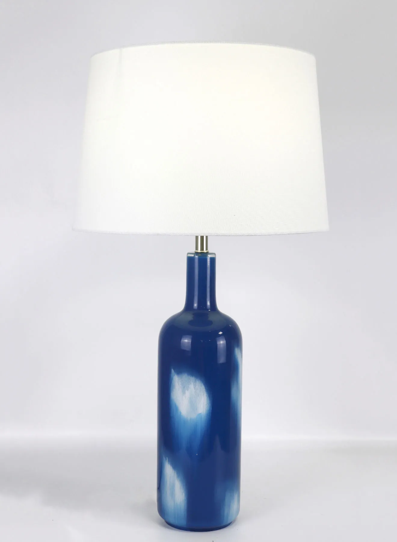 مصباح طاولة زجاجي بتصميم عصري من ebb & flow مادة فاخرة فريدة من نوعها ذات جودة عالية لمنزل أنيق مثالي RSN71028 أزرق / أبيض 15 × 27.2