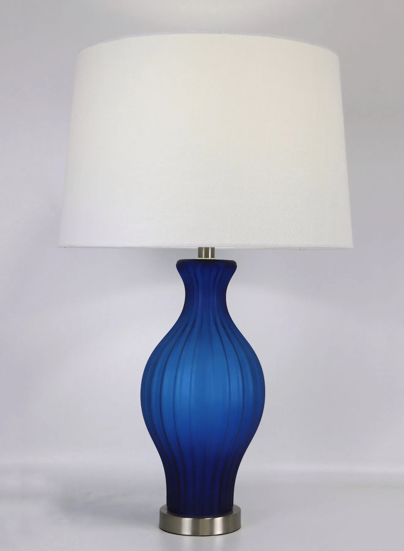 مصباح طاولة زجاجي بتصميم عصري من ebb & flow مادة فاخرة فريدة من نوعها ذات جودة عالية لمنزل أنيق مثالي RSN71018 أزرق 17 × 27
