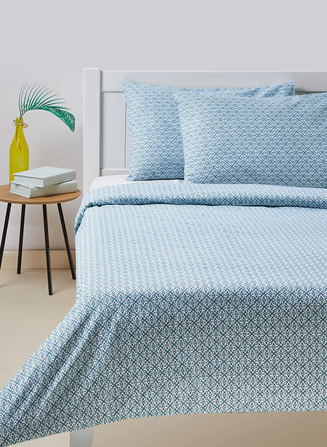 Amal Duvet Cover Set - With 1 Duvet Cover 200X200 Cm And 2 Pillow Cover 50X75 Cm - 100% Cotton Abigail Percale Rotary Print - 144 Thread Count Cotton Turquoise Blue/White Queen