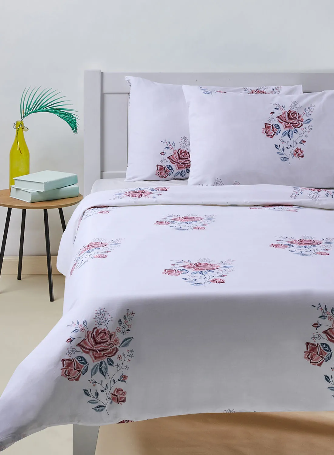 Amal Duvet Cover Set With Pillow Cover 50X75 Cm, Comforter 160X200 Cm - 100% Cotton Caroline Percale Rotary Print - 144 Thread Count Cotton White/Red/Blue Twin