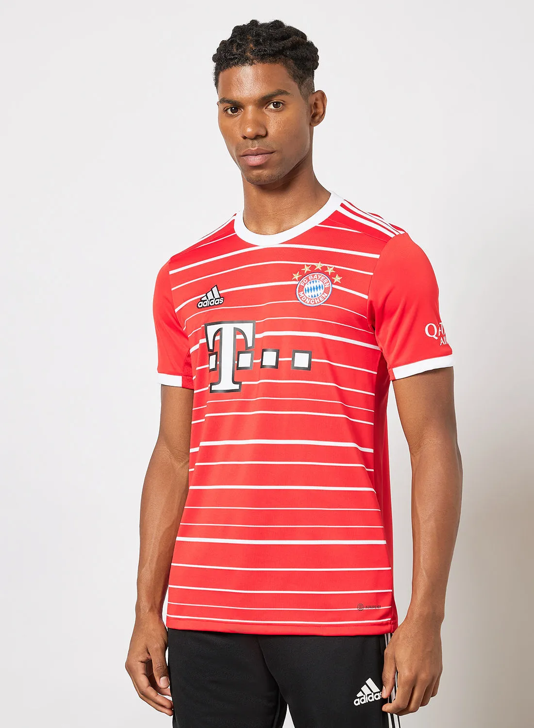 قميص كرة القدم الأساسي من adidas FC Bayern 22/23
