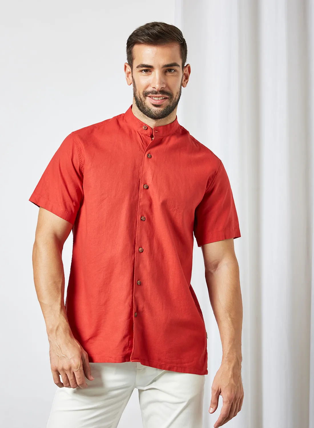 Sivvi x D'Atelier Mandarin الياقة قميص أحمر