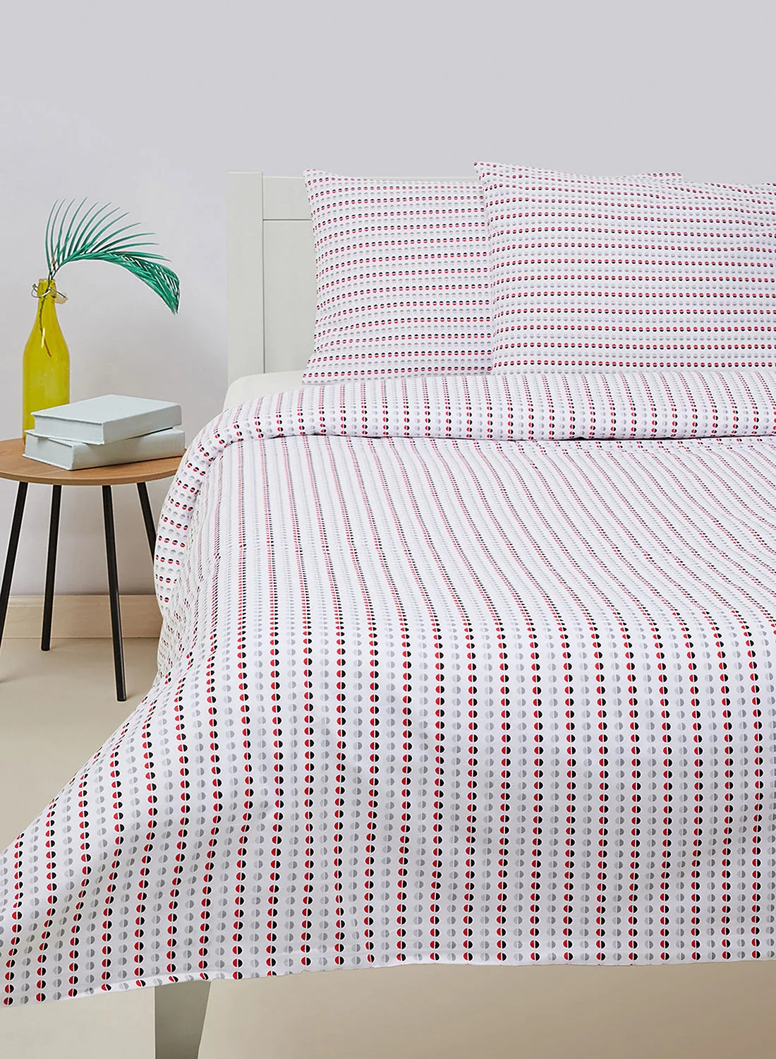Amal Duvet Cover - With Pillow Cover 50X75 Cm, Comforter 160X200 Cm, - For Queen Size Mattress - Red 100% Cotton