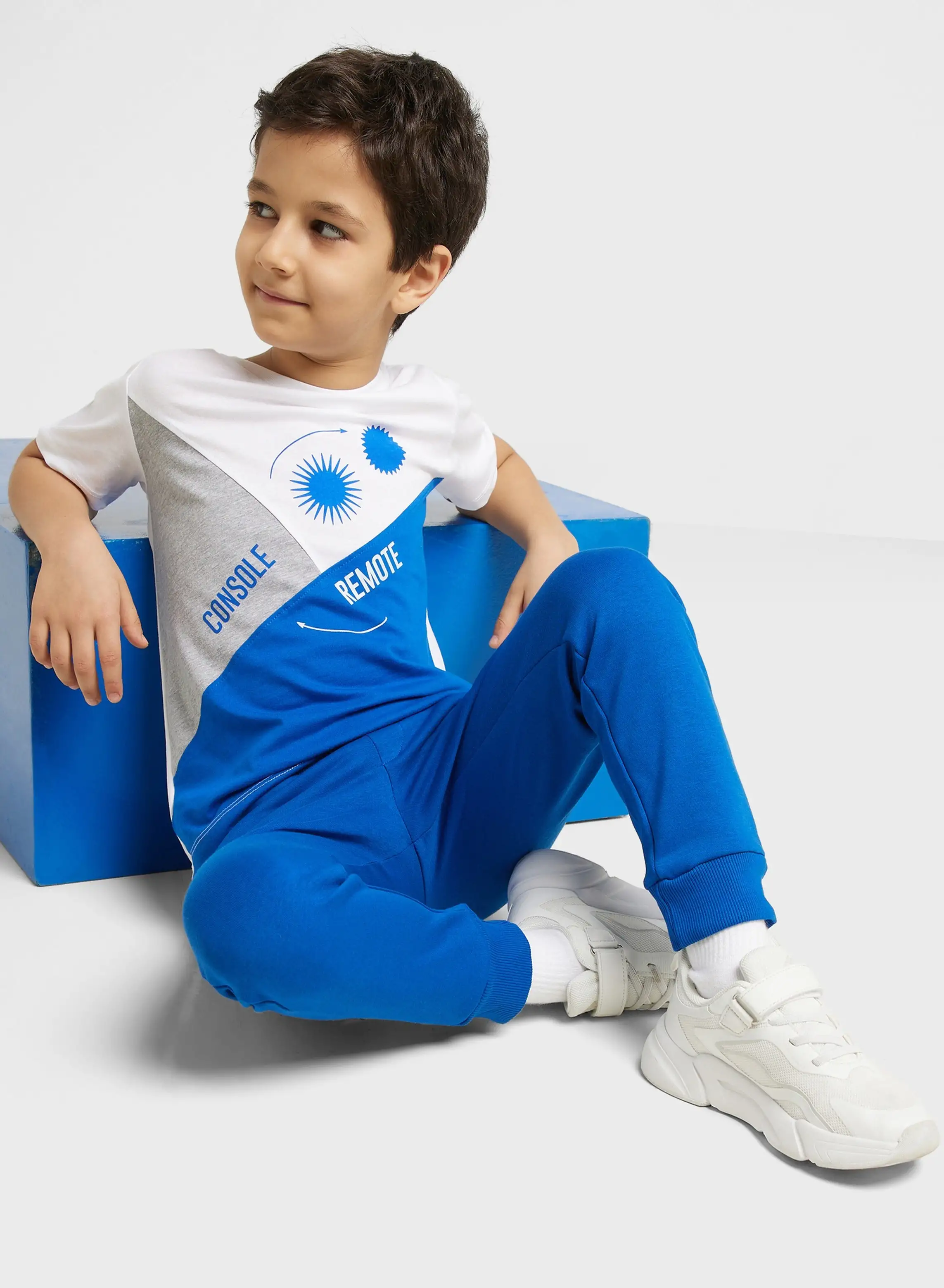 Pinata Casual Printed T-Shirt & Joggers Set For Boys