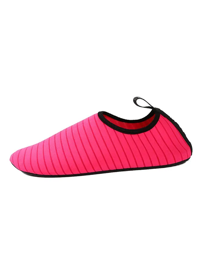 حذاء غطس للشاطئ مقاوم للانزلاق سريع الجفاف من أوتاد أحمر