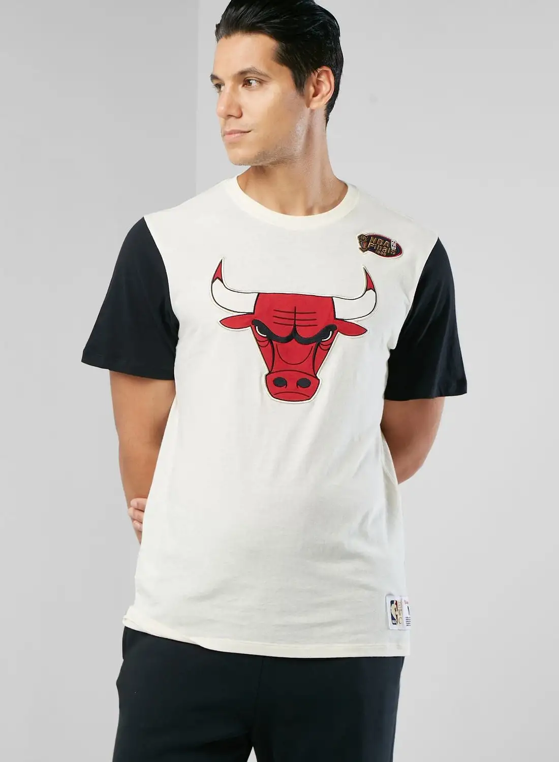 Mitchell & Ness Chicago Bulls Color Blocked T-Shirt