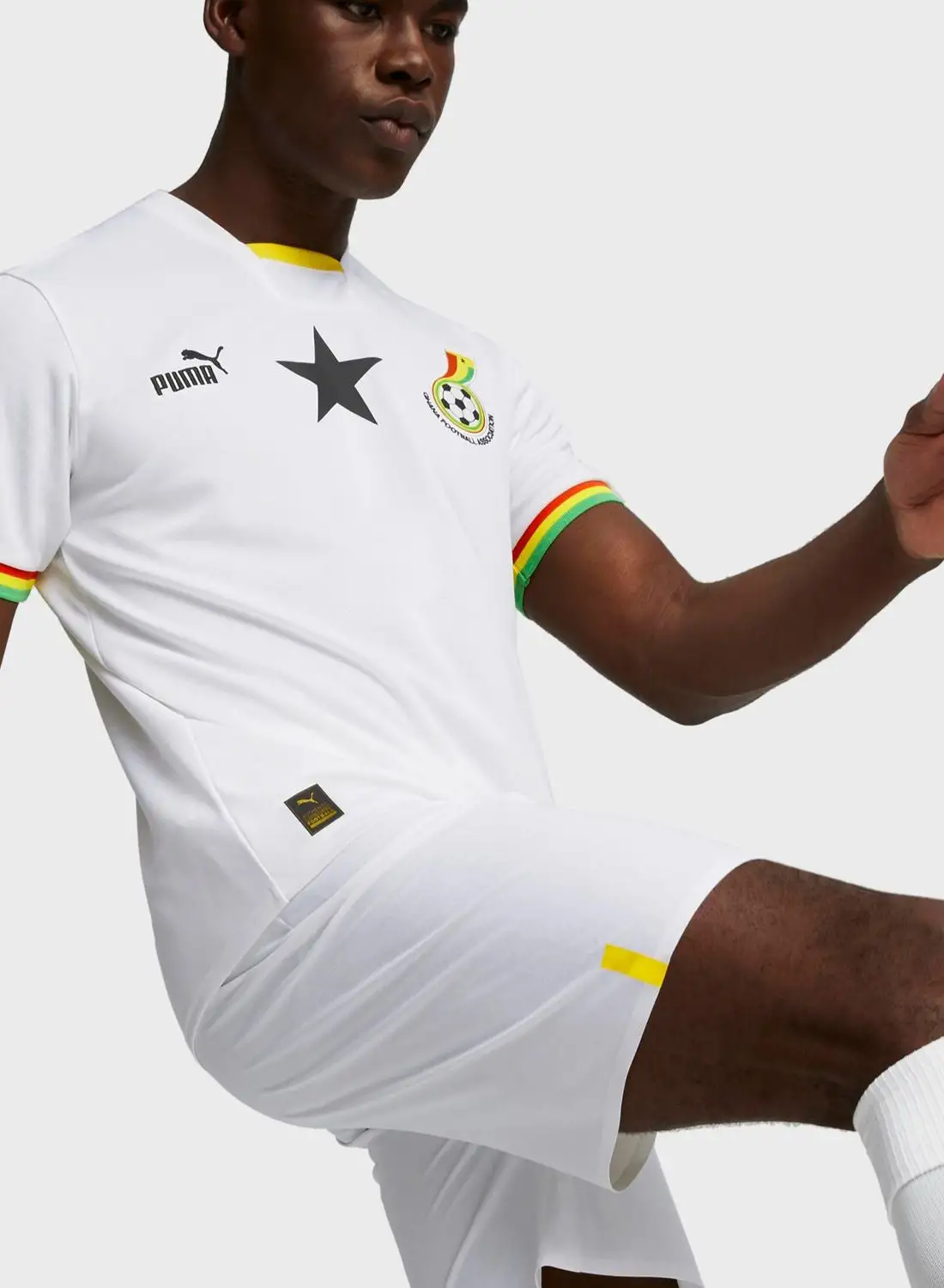 قميص كرة القدم للرجال من بوما غانا هوم