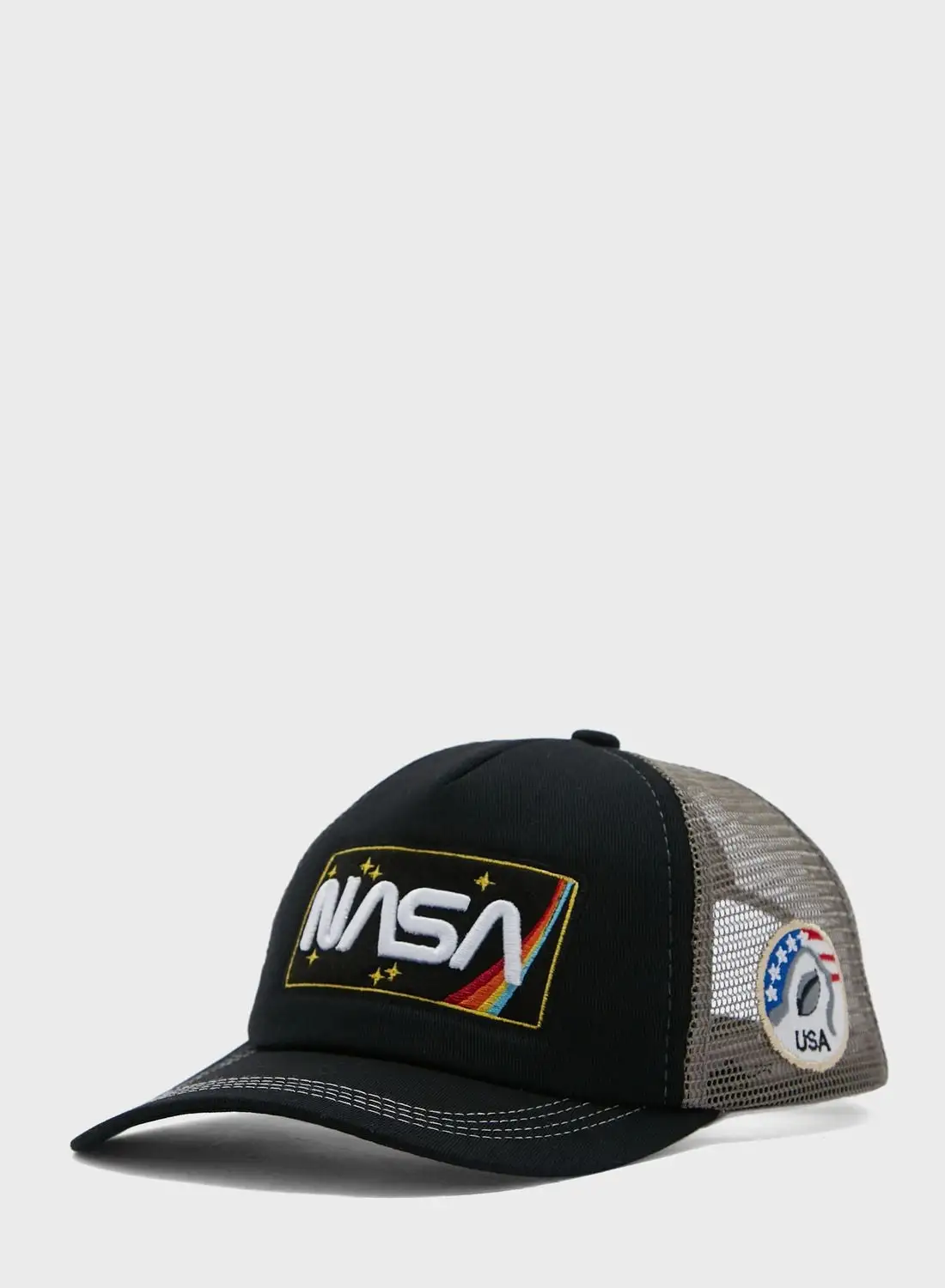 قبعة سائق الشاحنة السبعين من ناسا