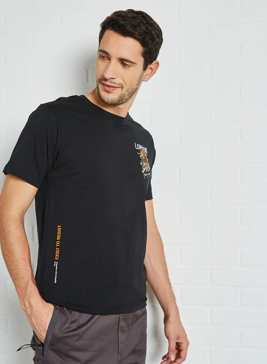 MUSIUM DIV. Short Sleeve Logo T-Shirt Black