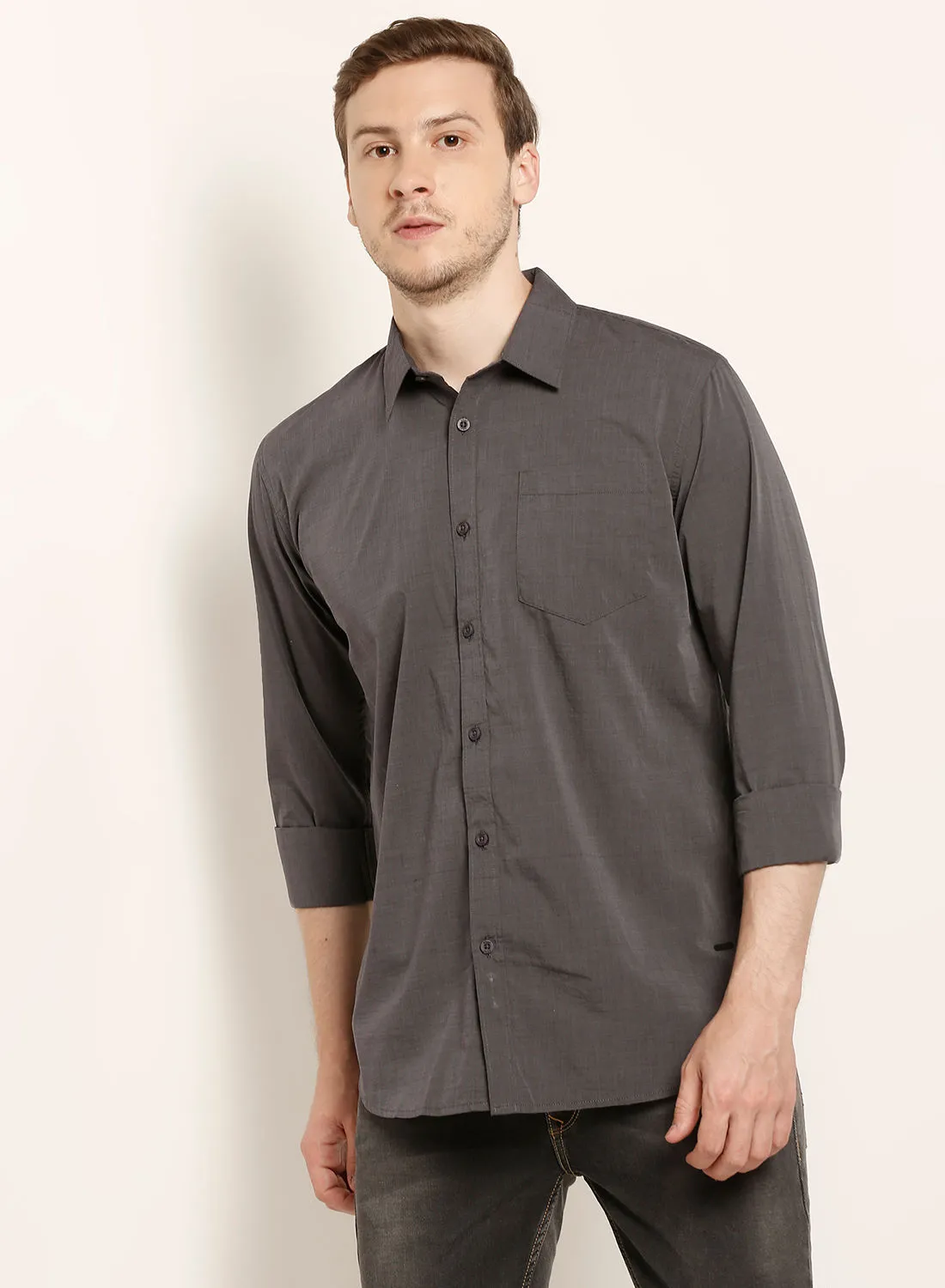 ABOF قميص سادة بياقة ياقة عادية وتفاصيل جيب عادي رمادي داكن