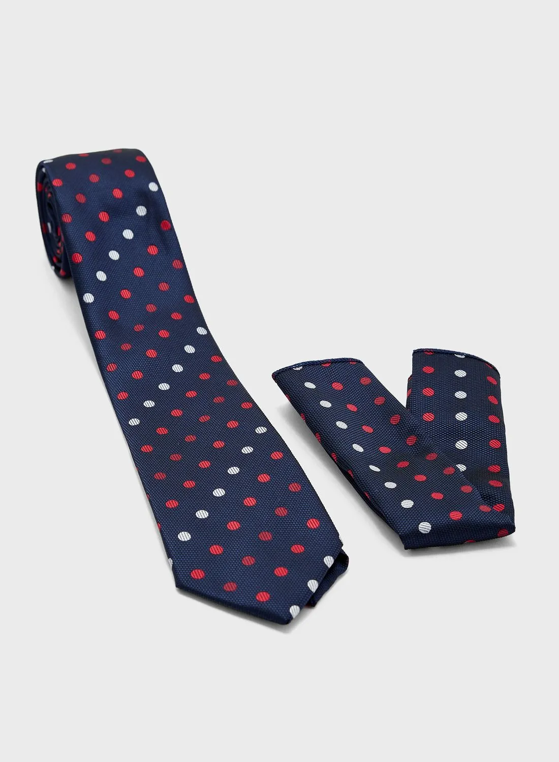 ربطة عنق روبرت وود ومربع جيب في علبة هدايا