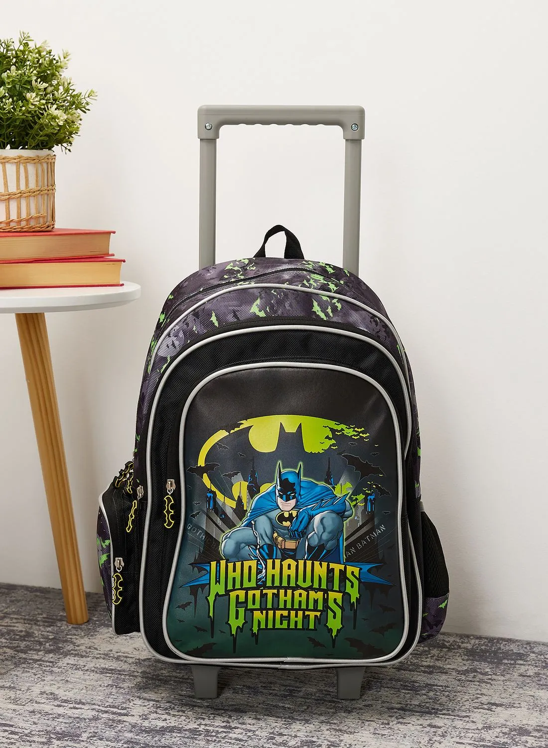 حقيبة ظهر وارنر براذرز باتمان العودة إلى المدرسة بعجلات