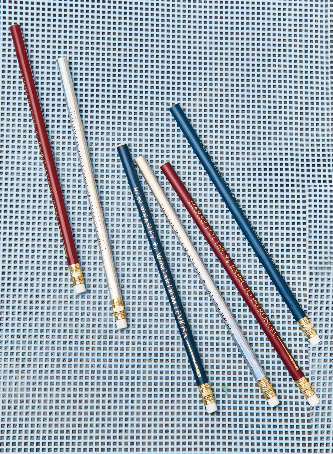 مجموعة هاف مون باي مكونة من 6 أقلام رصاص هاري بوتر واندز