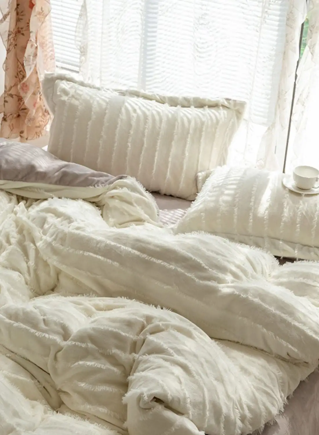طقم سرير كينج منقوش باللون الأبيض من نوار إيديت مقاس 220 × 240 سم