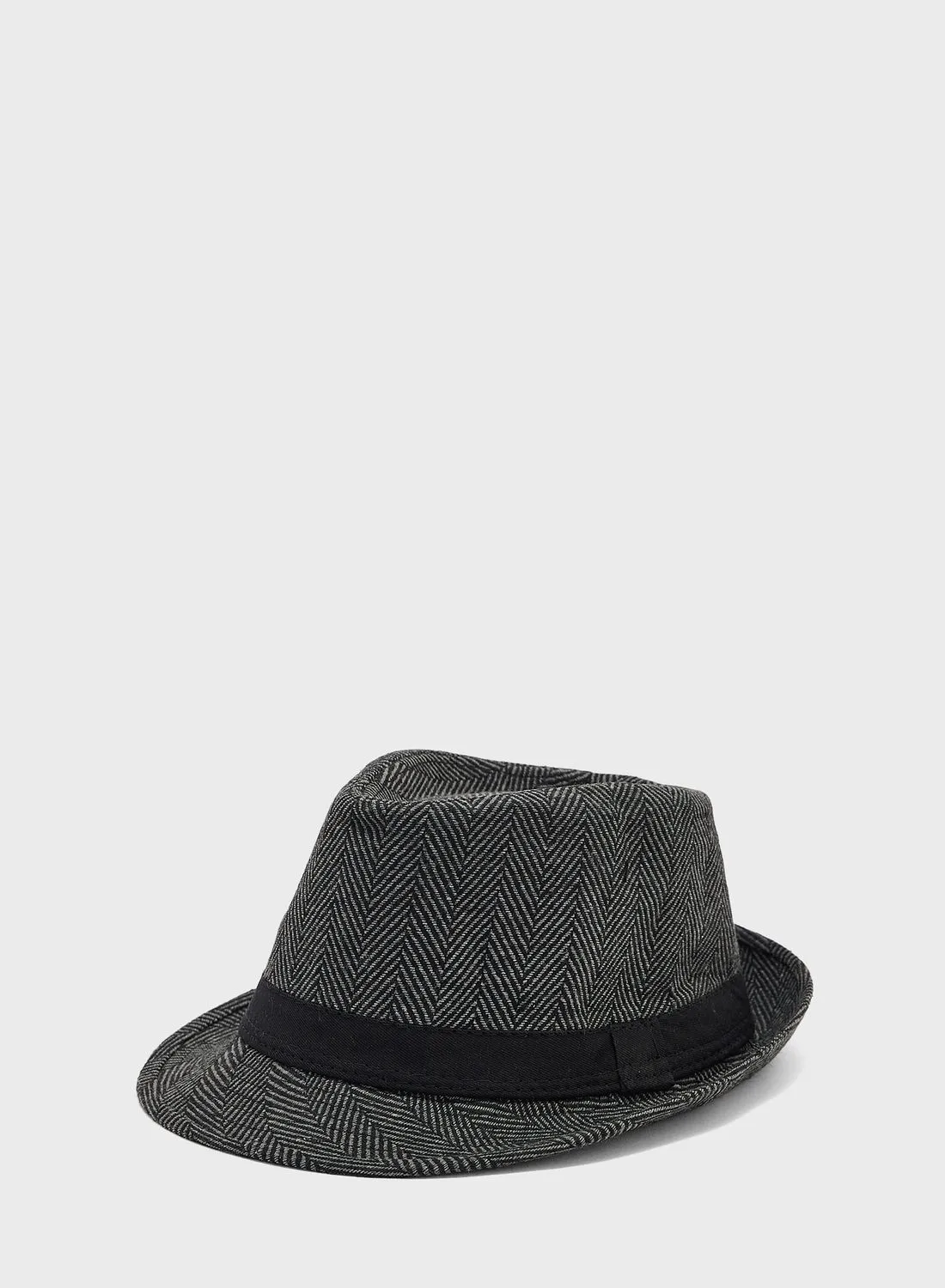 قبعة فيدورا بتفاصيل حزام عريض متعرج من روبرت وود