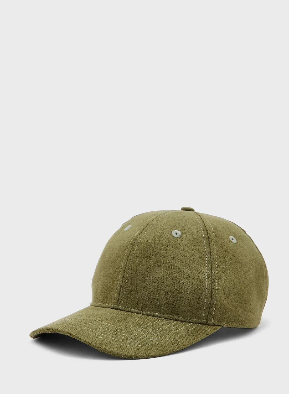 قبعة ذات قمة منحنية من الجلد السويدي الصناعي من BRAVE SOUL