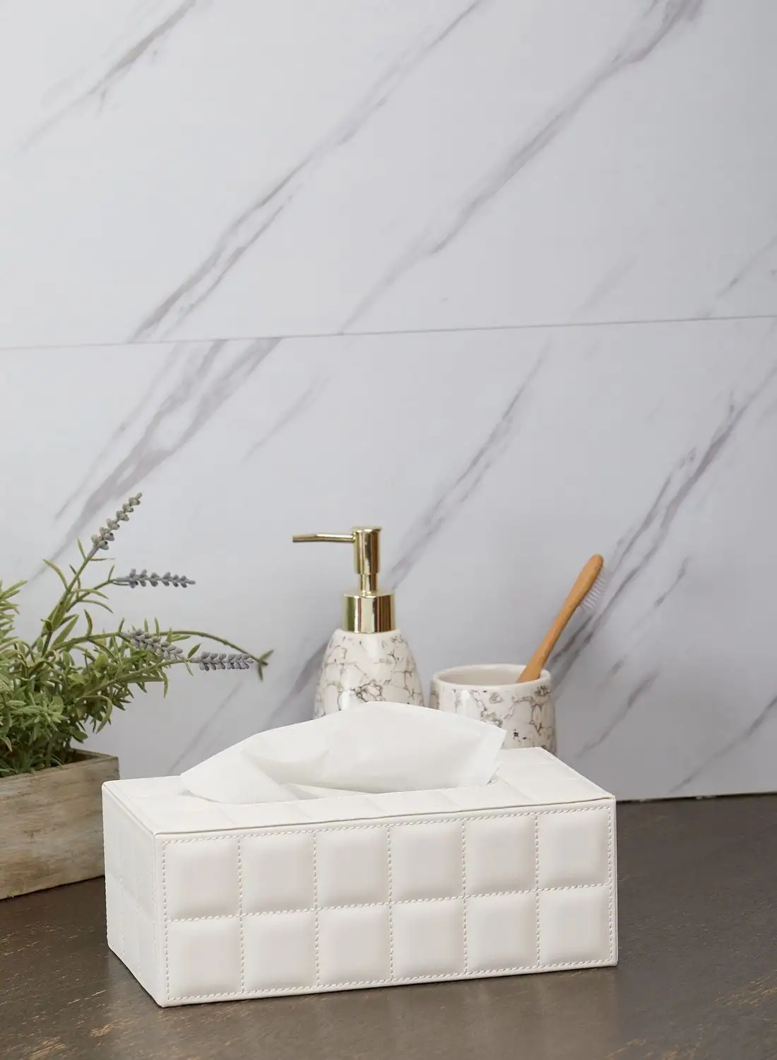 Noire Edit White Quilted Leather Look Tissue Box
