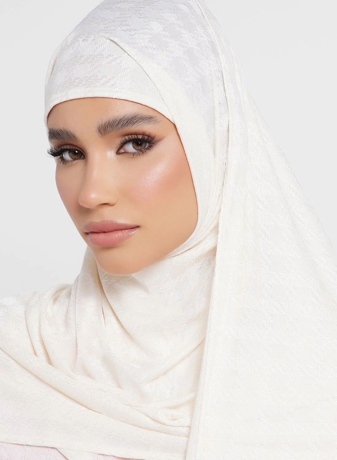 Khizana Houndstooth Long Hijab Scarf