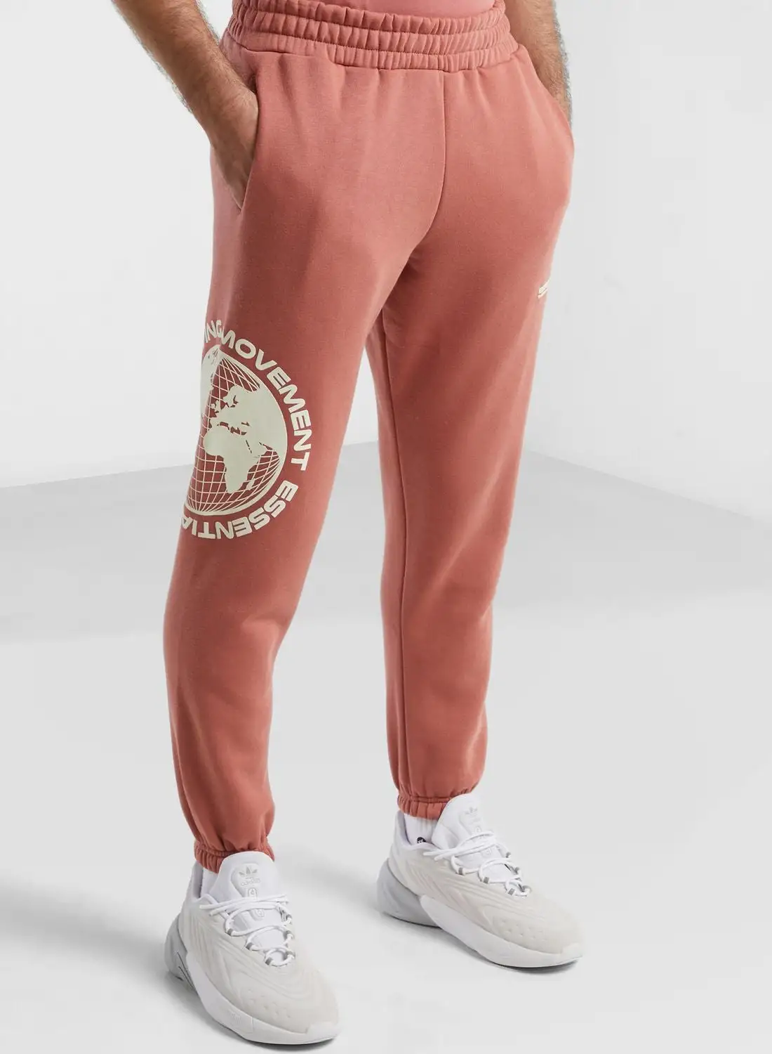 The Giving Movement The Regular Fit Classic Sweatpants