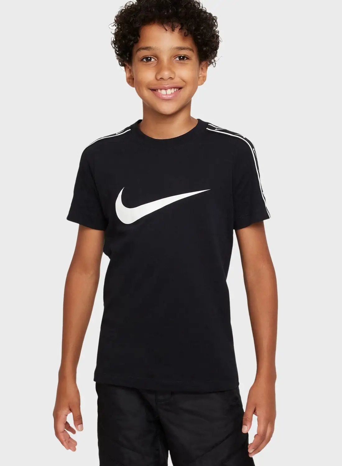 Nike Youth Nsw Repeat Swoosh T-Shirt
