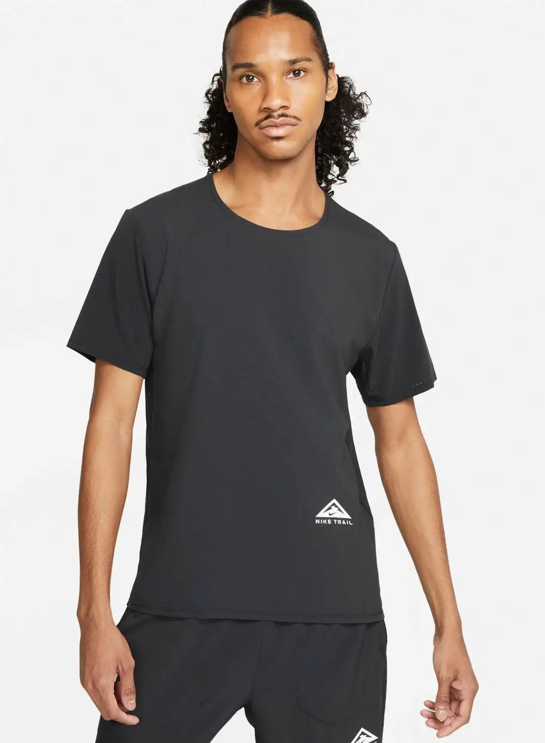 Nike Dri -Fit Trail Rise T-Shirt