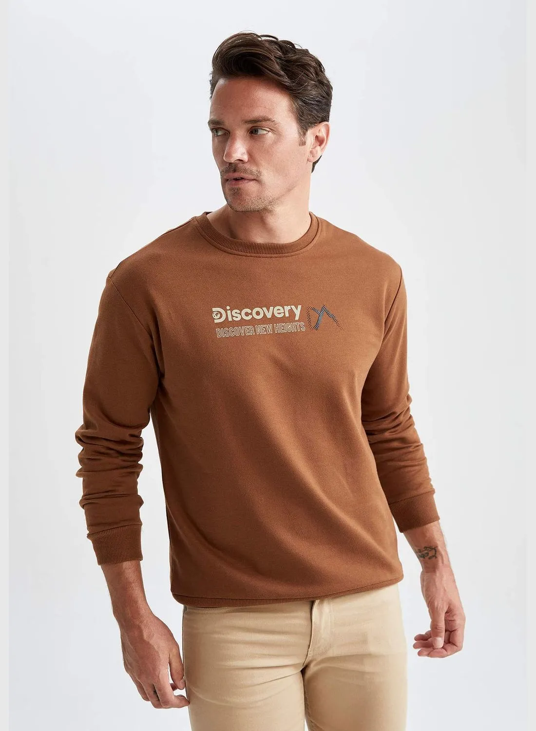 DeFacto Man Discovery Licenced Relax Fit Crew Neck Long Sleeve Knitted Sweatshirt