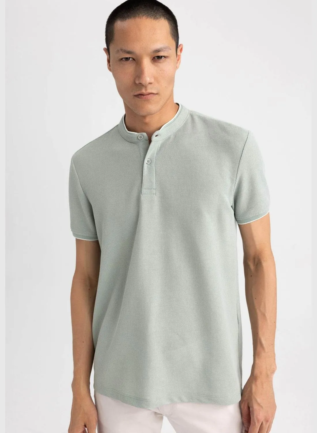 DeFacto Man Stand- Up Collar Short Sleeve Knitted Polo T-Shirt