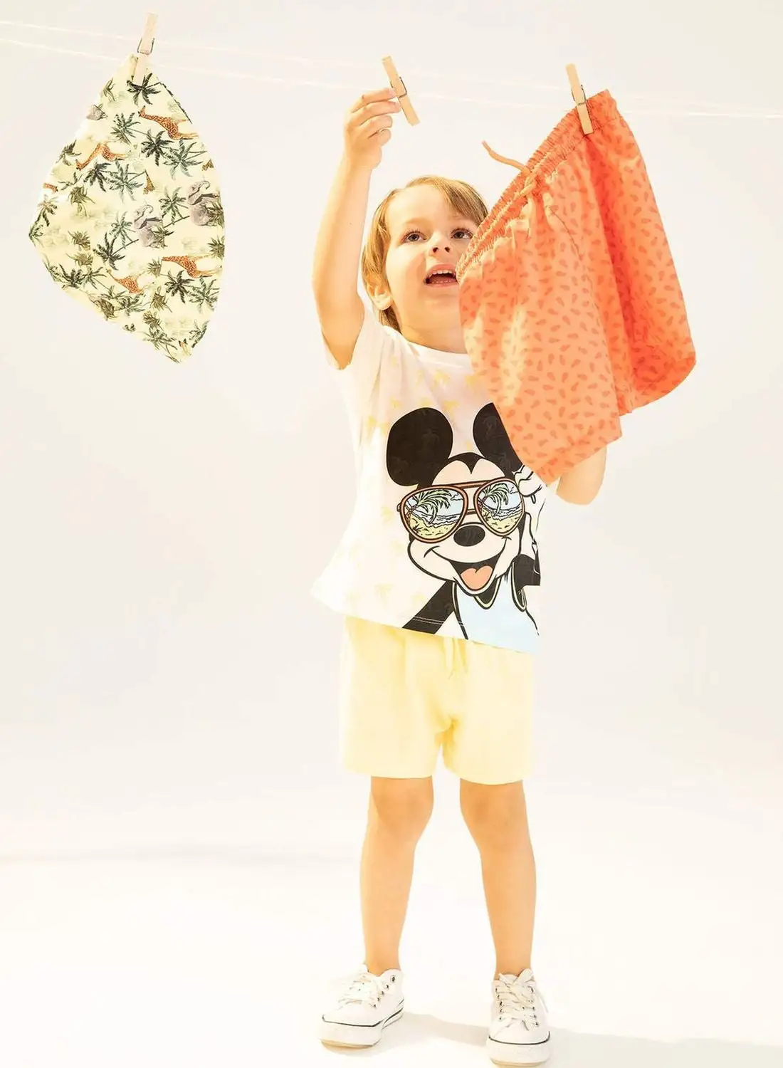 DeFacto Regular Fit Short Sleeve Disney Mickey Mouse Print T-Shirt & Short Set
