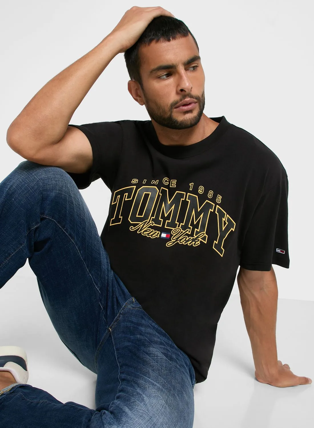 TOMMY JEANS Graphic Crew Neck T-Shirt