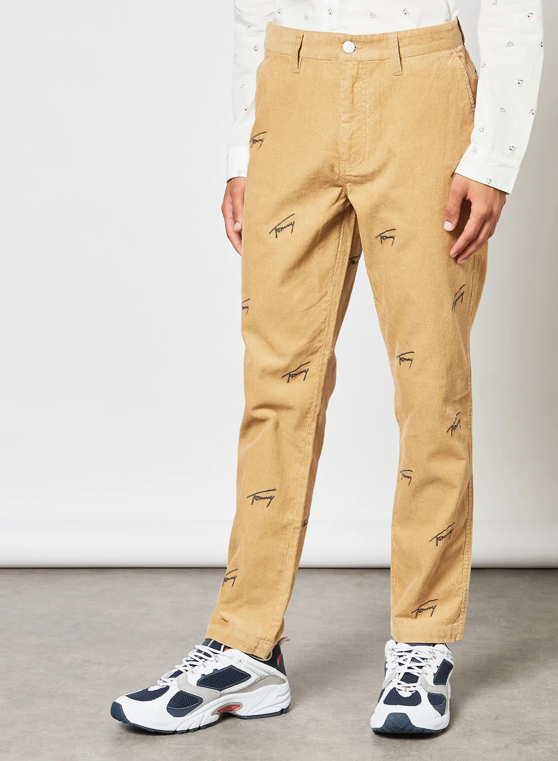TOMMY JEANS Logo Dad Pants بيج