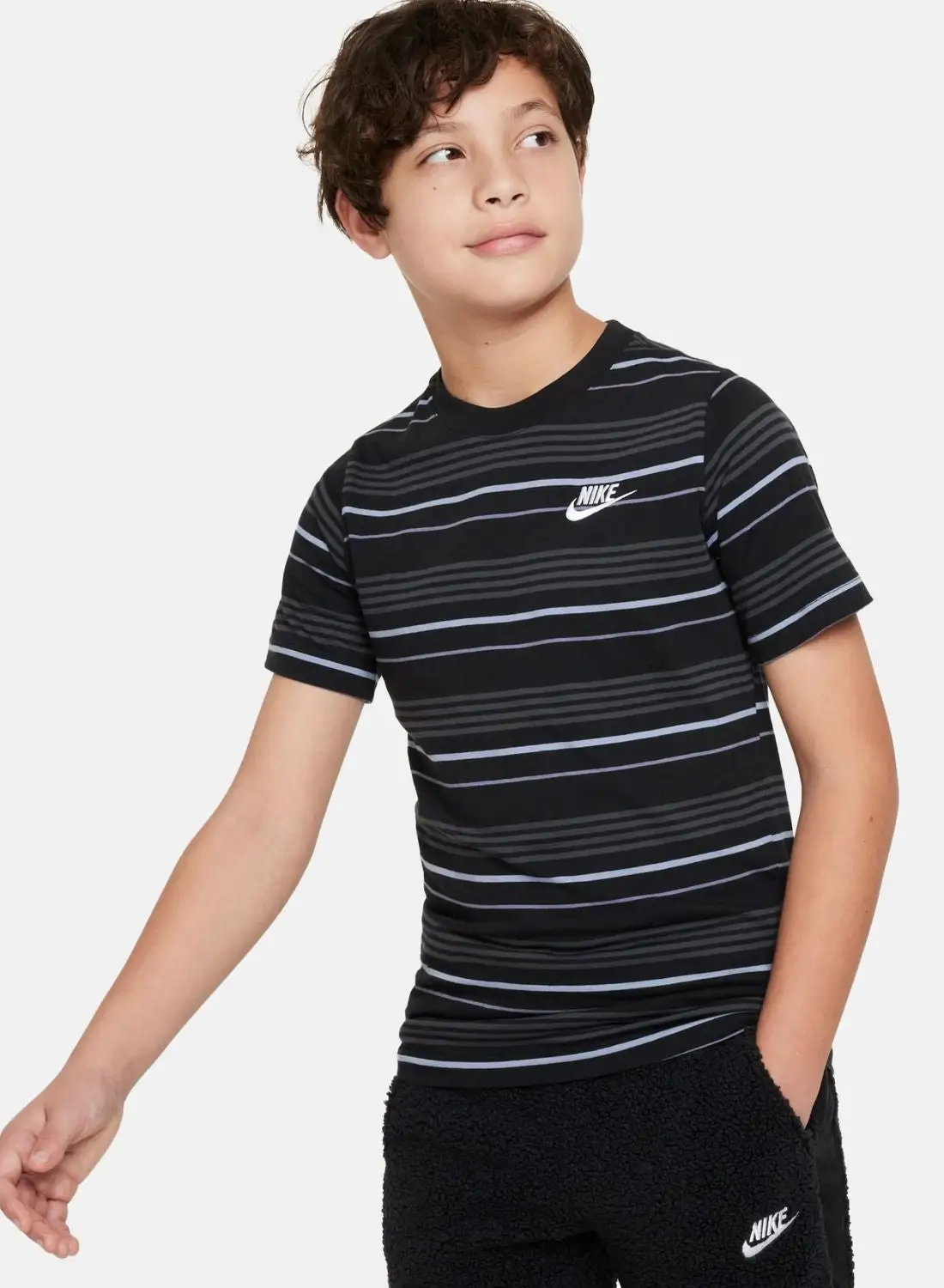 Nike Youth Nsw Club Stripe T-Shirt