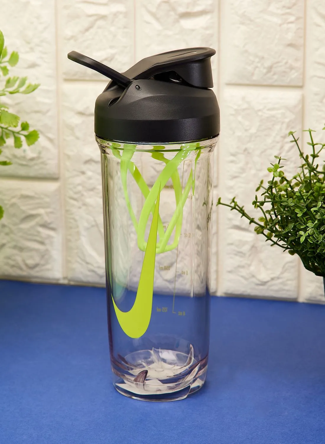 Nike Recharge Shaker Bottle 710Ml