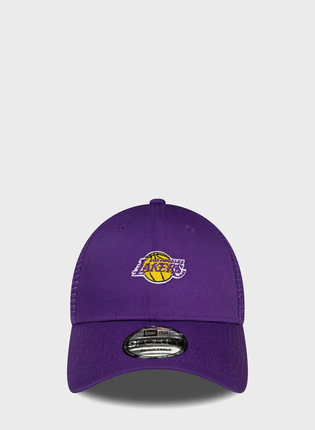 قبعة لوس أنجلوس ليكرز الجديدة