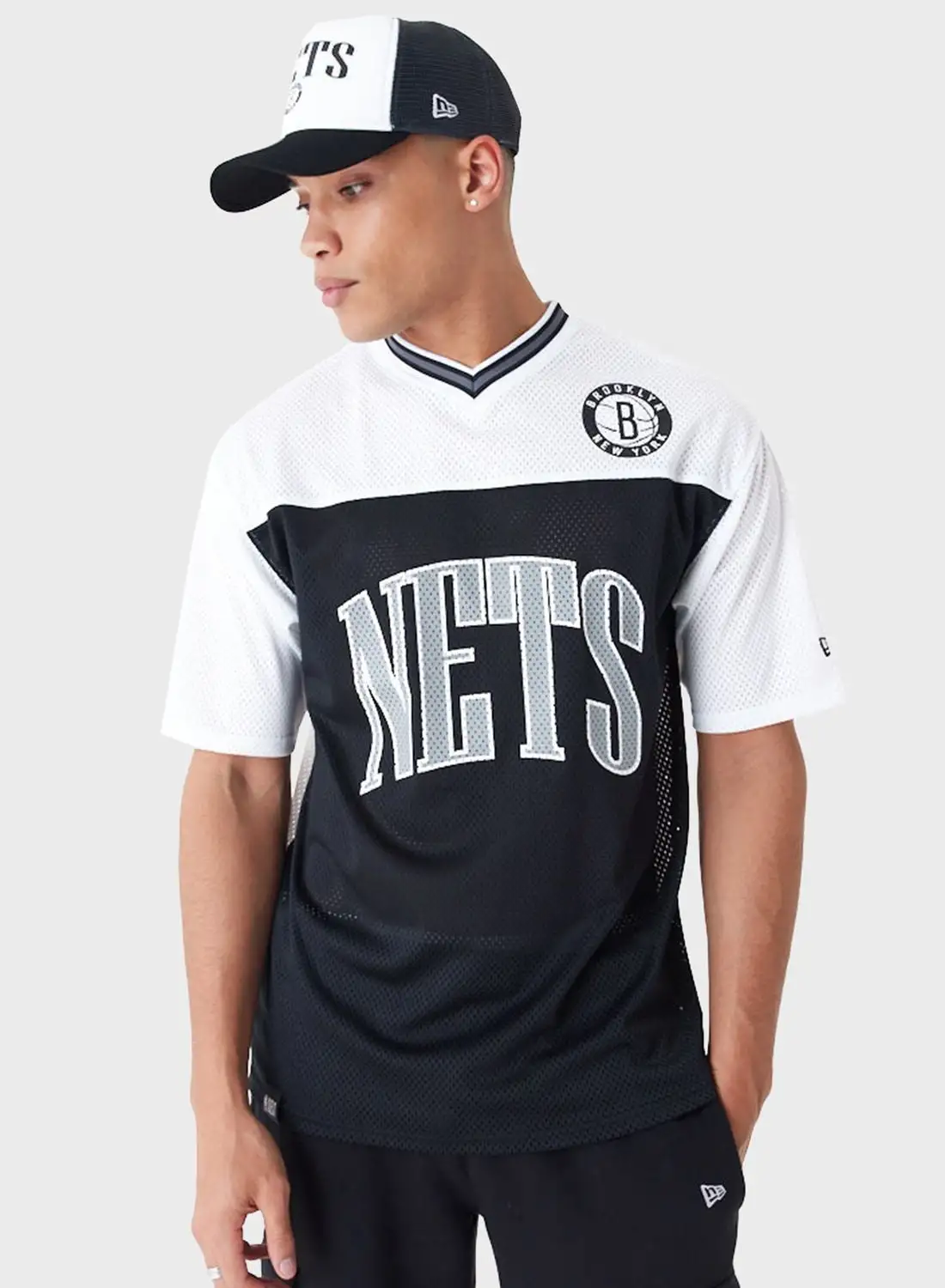 NEW ERA Brooklyn Nets Graphic Mesh Oversized T-Shirt