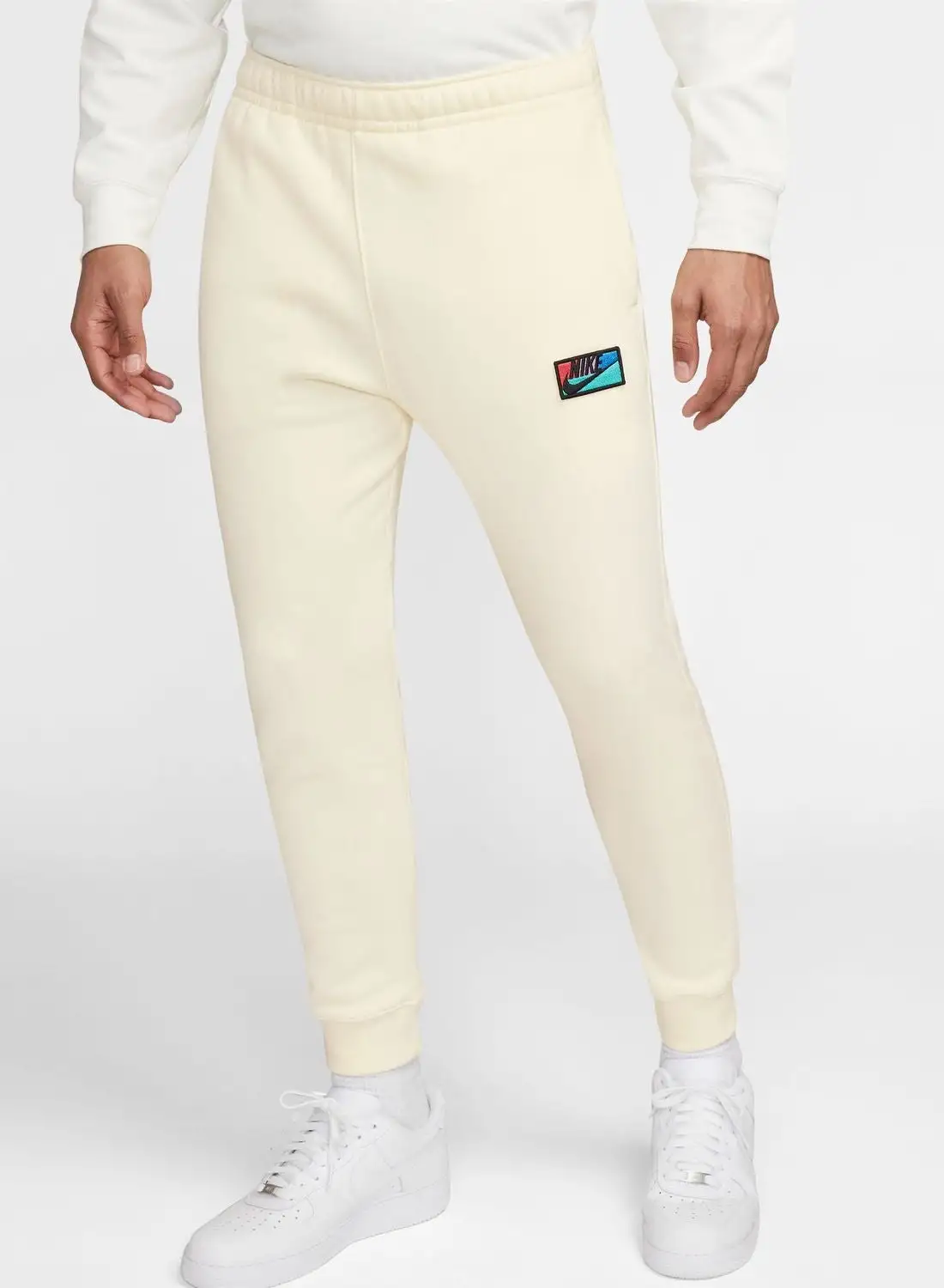 Nike Club+ Patch Graphic Pants