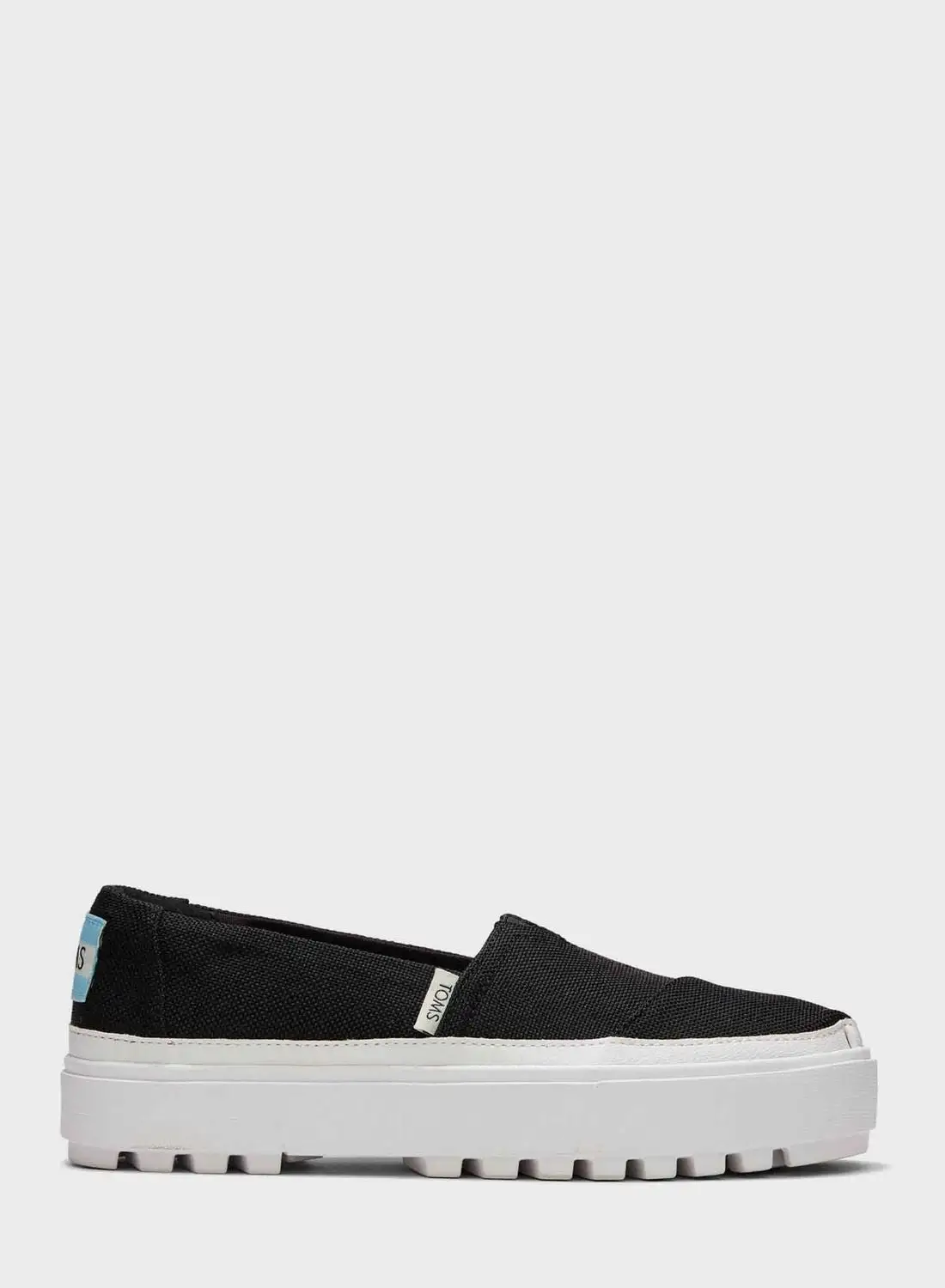 حذاء TOMS الأساسي سهل الارتداء