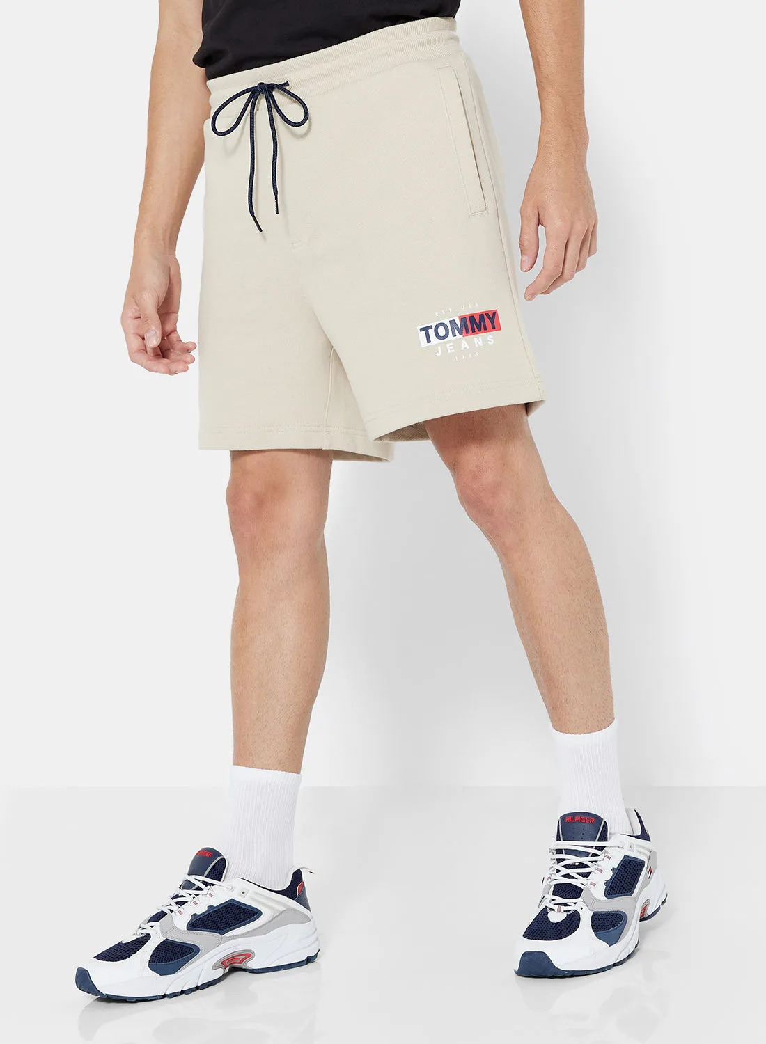 TOMMY JEANS Logo Entry Flag Shorts