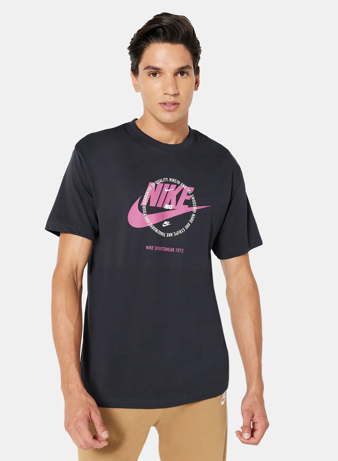 Nike Sportswear Graphics T-Shirt