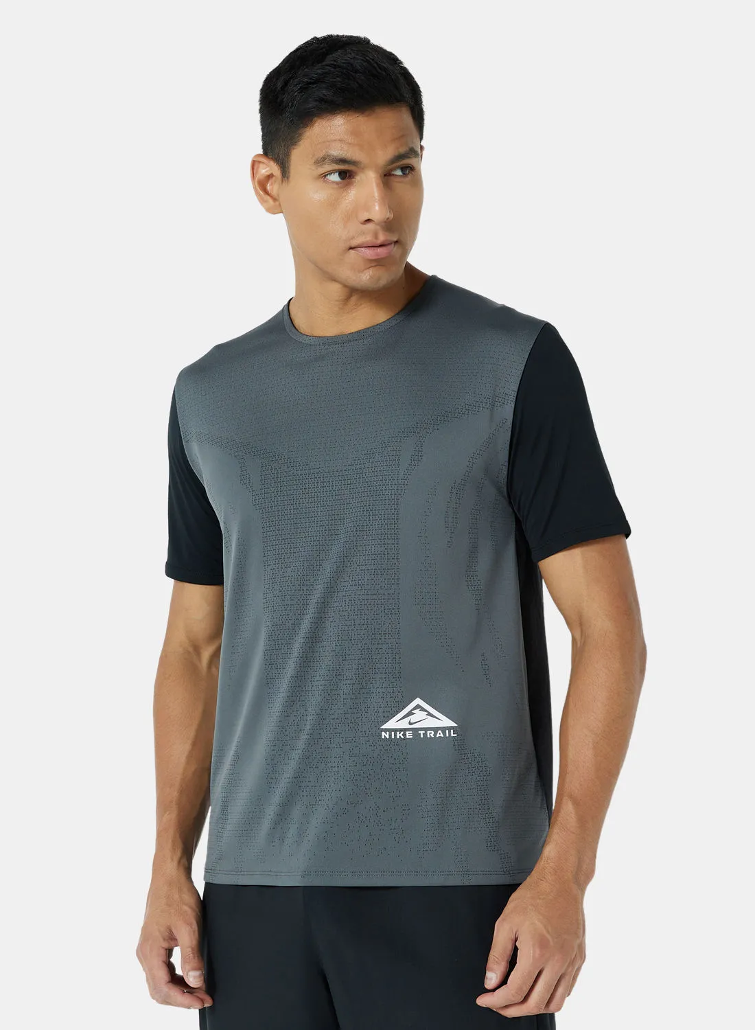Nike Dri-FIT Trail Rise 365 Running T-Shirt