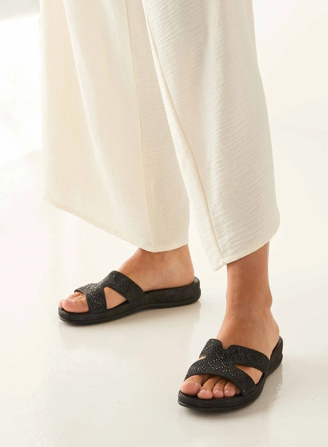 Le Confort Embellished Slip-On Sandals Black